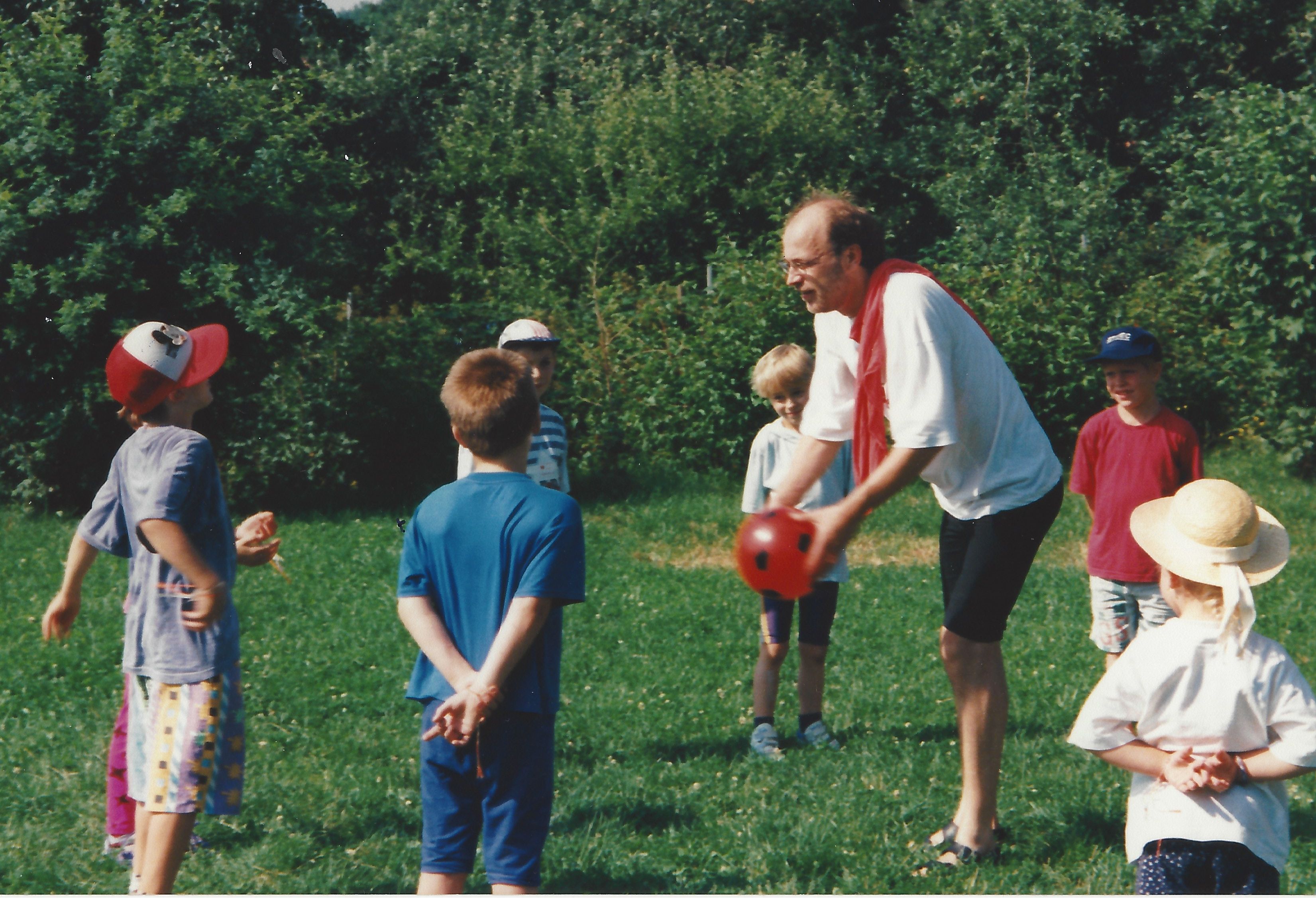 Spielleiter Christof bei Kinderanimation 1996